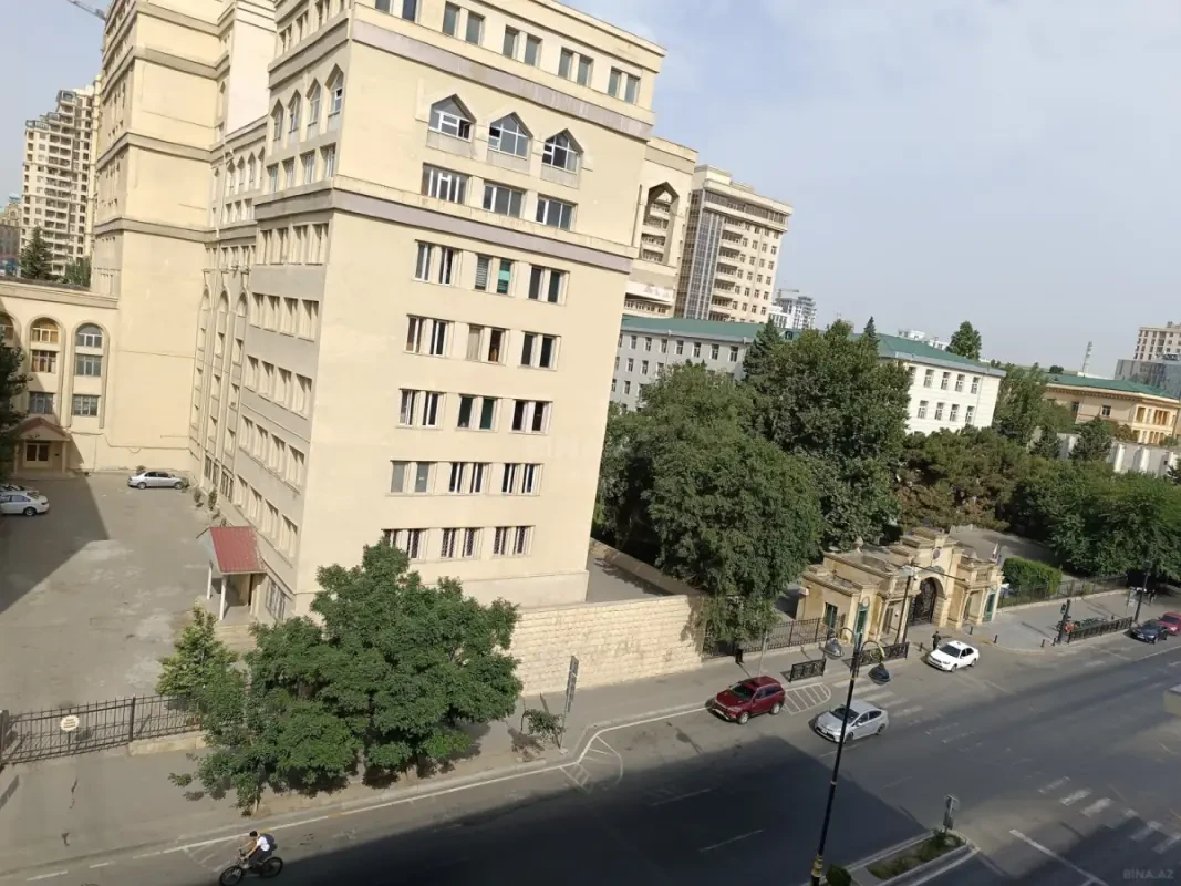 Kirayə verilir 2 otaqlı mənzil 85 m²