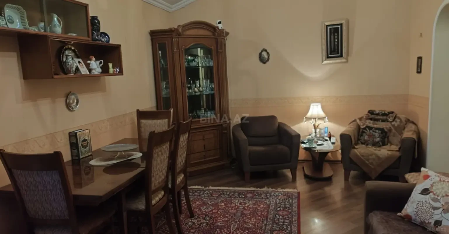 Satılır 2 otaqlı mənzil 90 m²