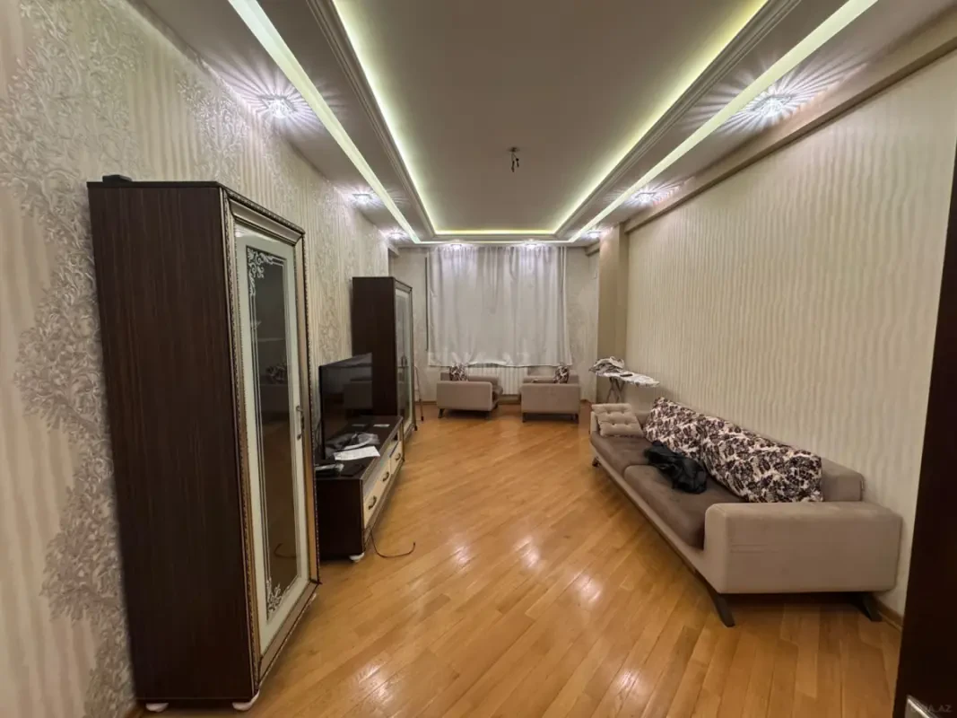 Kirayə verilir 2 otaqlı mənzil 90 m²