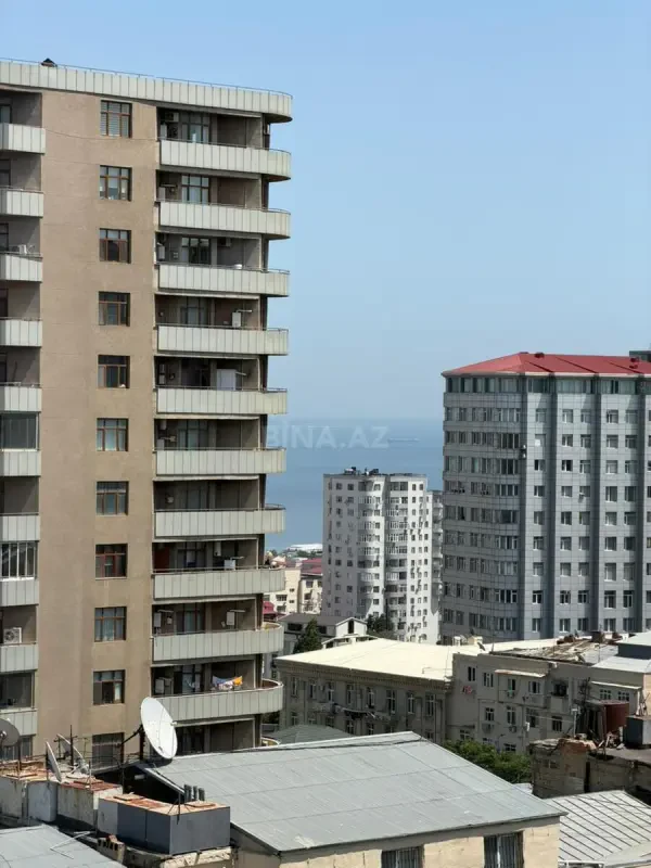 Kirayə verilir 4 otaqlı mənzil 159 m²