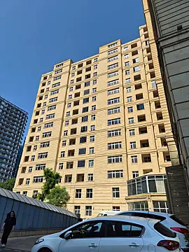 Satılır 3 otaqlı mənzil 153 m² — Bakı 3 otaq 153.00 m²