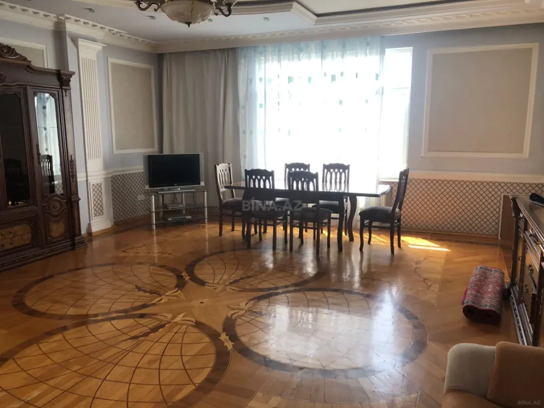 Kirayə verilir 3 otaqlı mənzil 135 m²