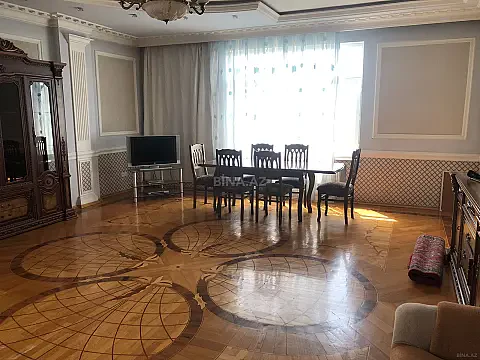 Kirayə verilir 3 otaqlı mənzil 135 m² — Bakı, Nizami 3 otaq 135.00 m²