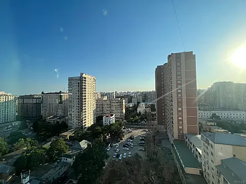Kirayə verilir 3 otaqlı mənzil 155 m² — Bakı 3 otaq 155.00 m²
