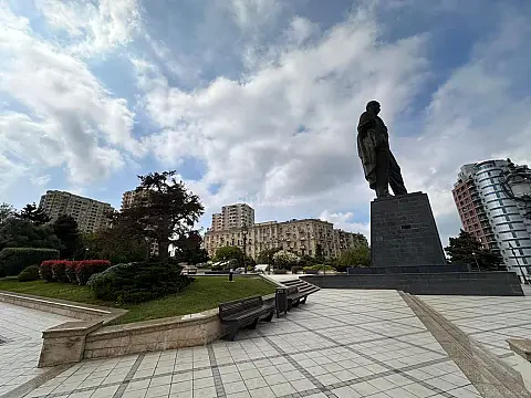 Satılır 3 otaqlı mənzil 107 m² — Bakı 3 otaq 107.00 m²