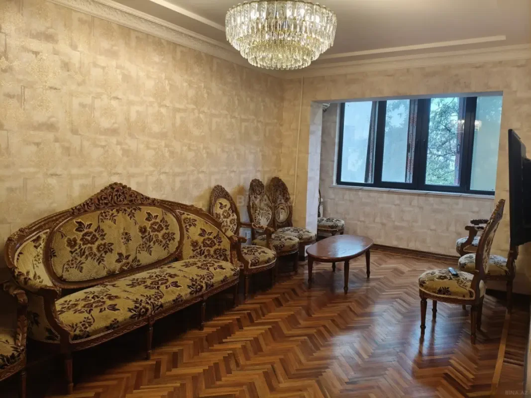 Kirayə verilir 4 otaqlı mənzil 100 m²