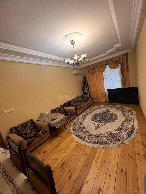 Kirayə verilir 2 otaqlı mənzil 100 m²