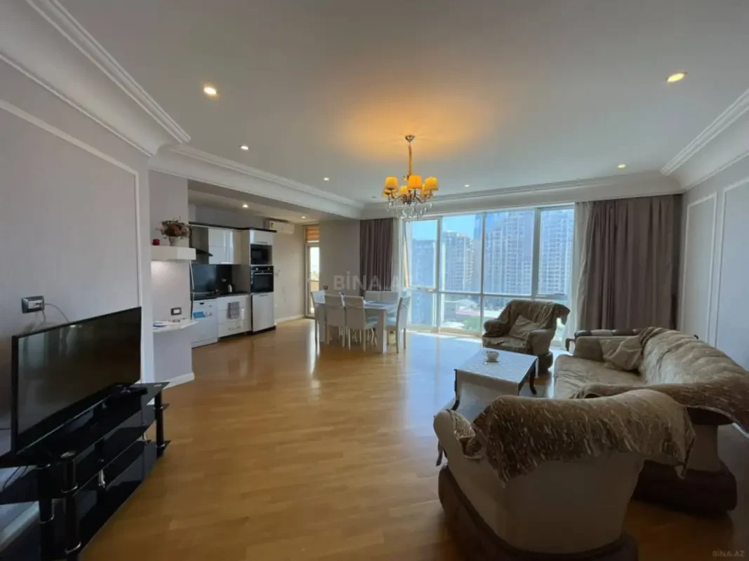 Kirayə verilir 3 otaqlı mənzil 145 m²
