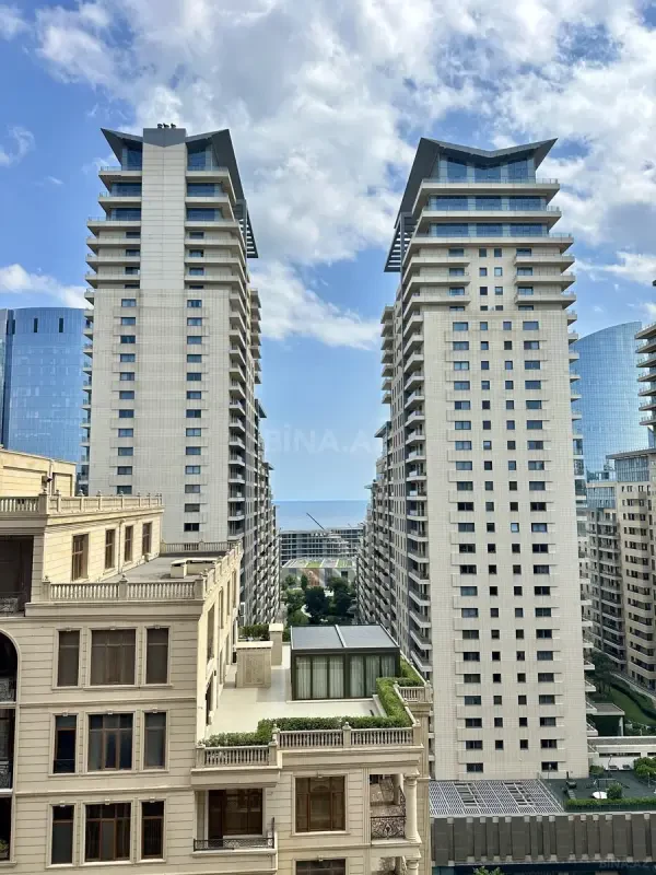 Kirayə verilir 4 otaqlı mənzil 220 m²