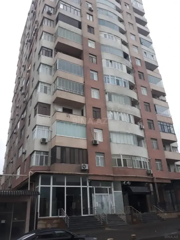 Satılır 3 otaqlı mənzil 134 m²