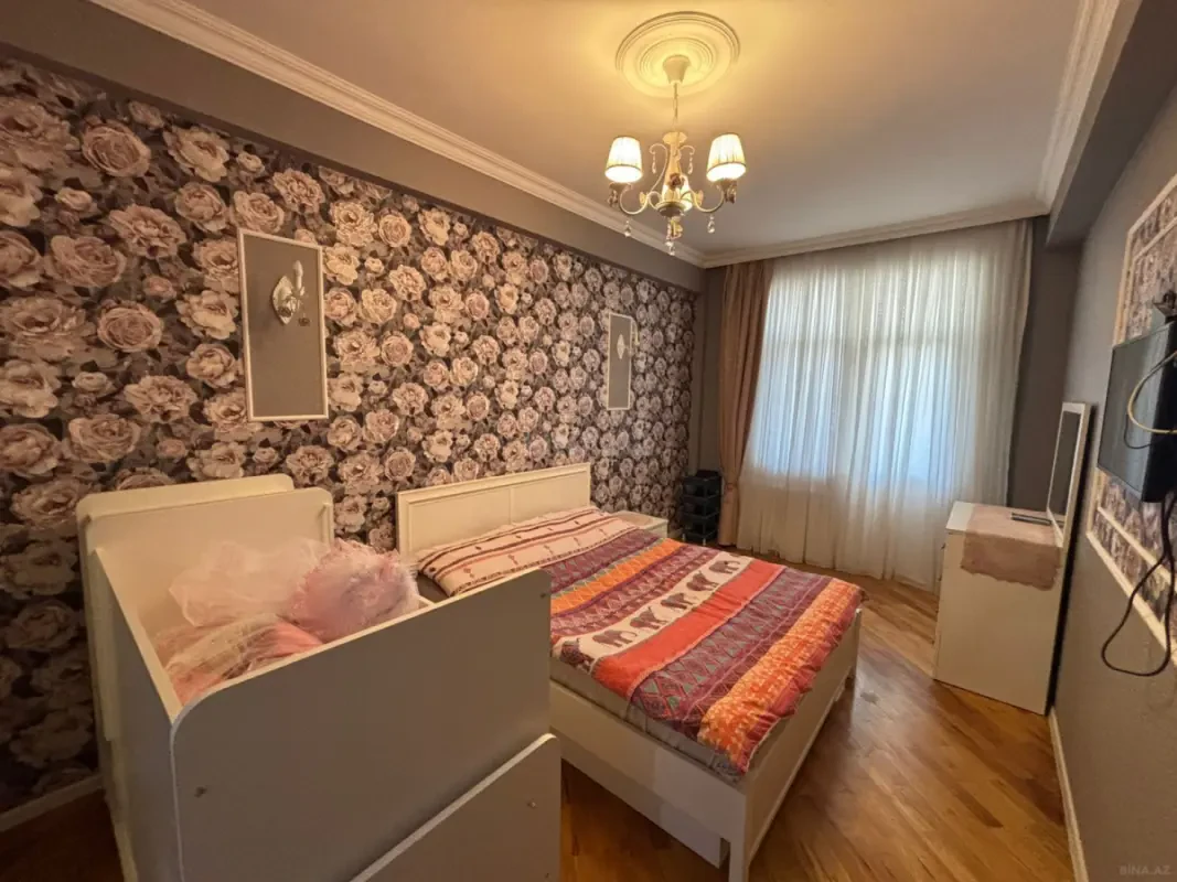 Kirayə verilir 2 otaqlı mənzil 79 m²