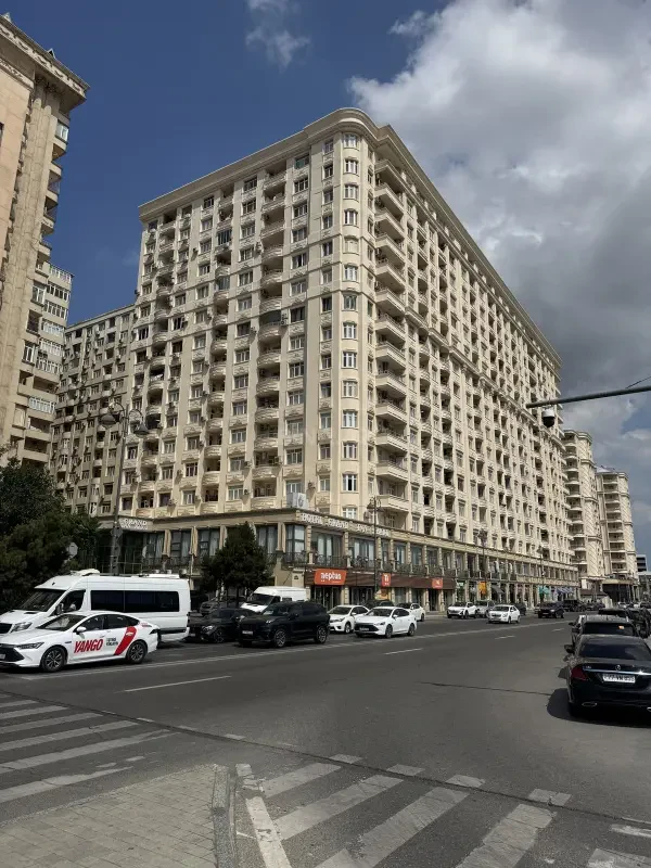 Satılır 3 otaqlı mənzil 100 m²