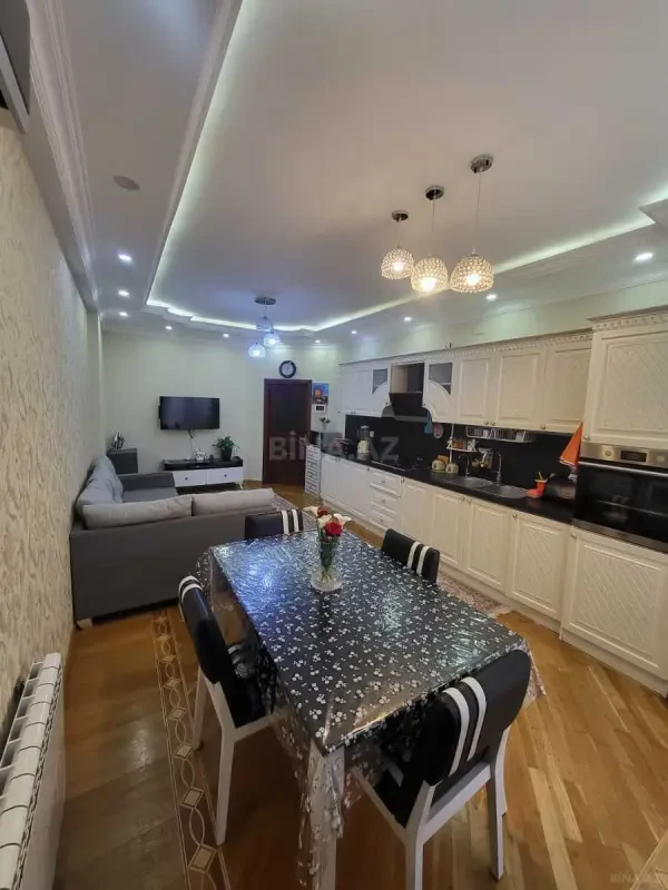Satılır 3 otaqlı mənzil 110 m²