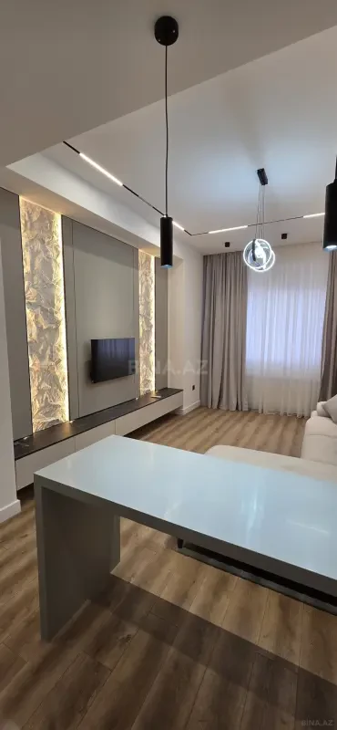 Kirayə verilir 2 otaqlı mənzil 65 m²