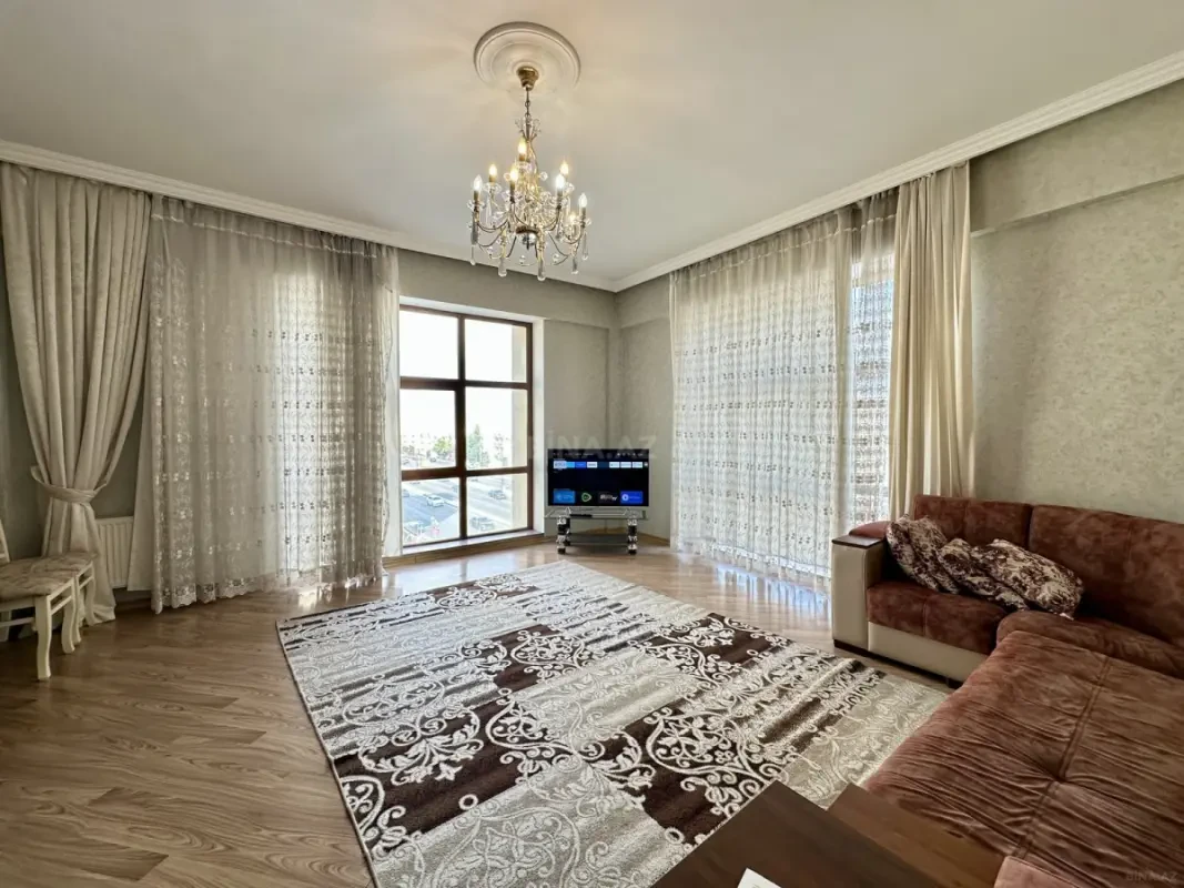 Kirayə verilir 3 otaqlı mənzil 105 m²
