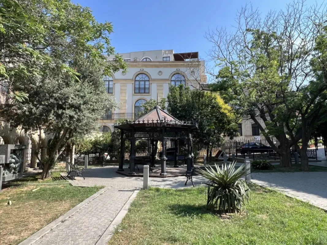 Satılır 3 otaqlı mənzil 84 m²