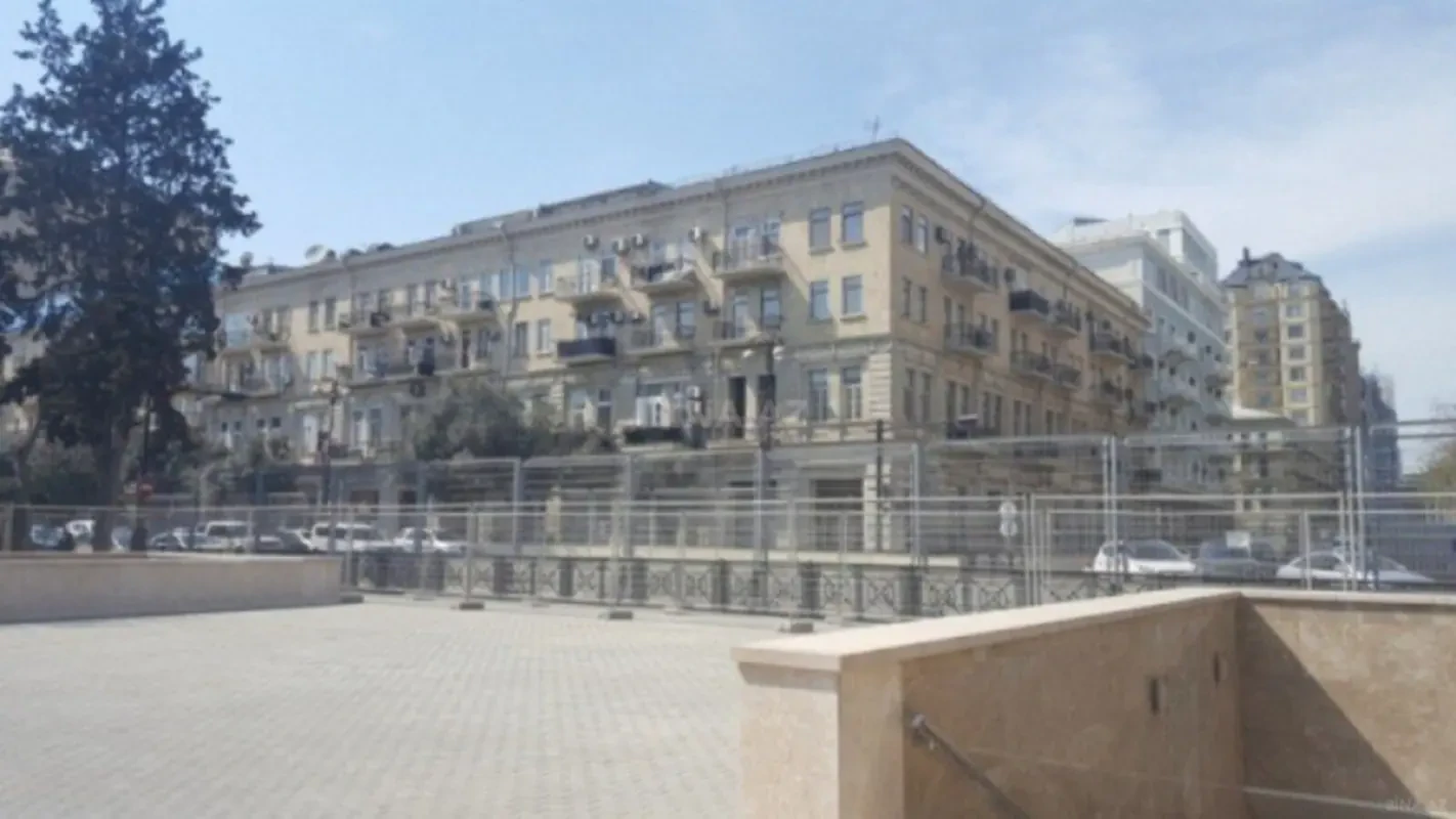 Kirayə verilir 2 otaqlı mənzil 85 m²