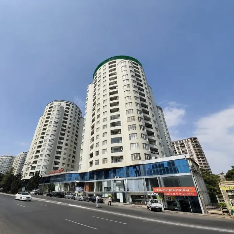 Kirayə verilir 4 otaqlı mənzil 200 m²