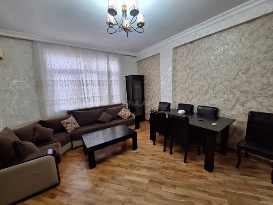 Kirayə verilir 2 otaqlı mənzil 90 m²