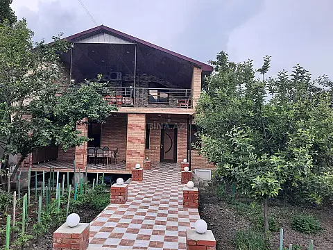 Kirayə verilir 3 otaqlı həyət evi 50 m² — Qax 3 otaq 50.00 m²