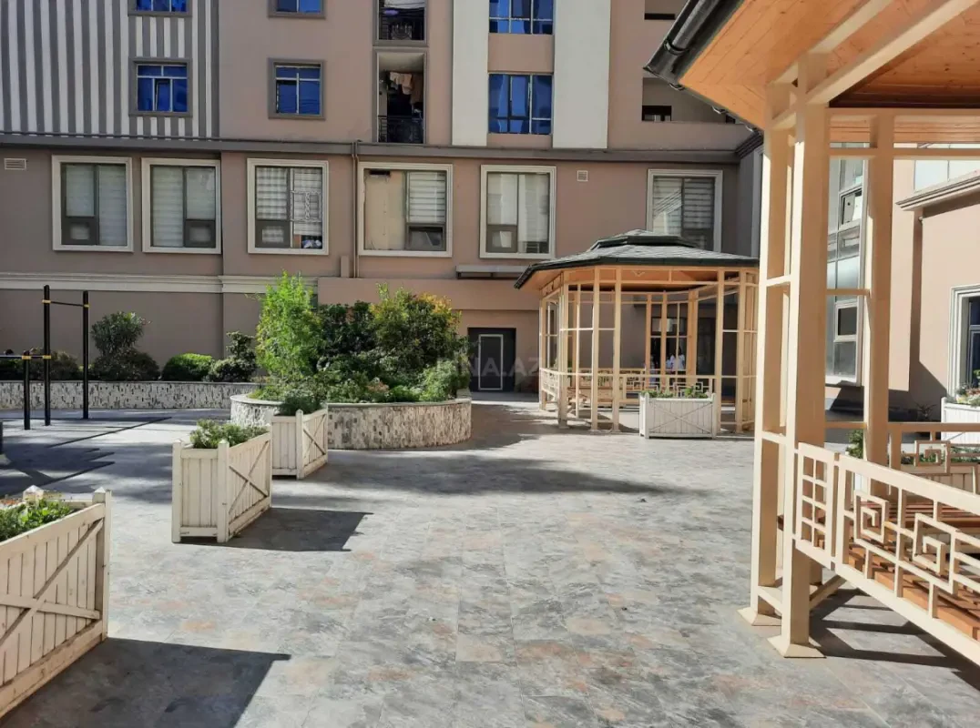 Satılır 3 otaqlı mənzil 130 m²