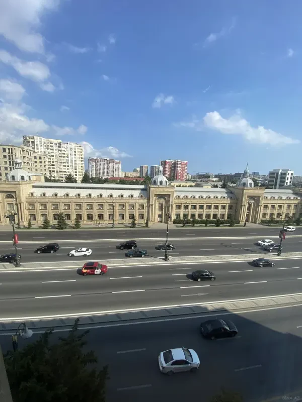 Kirayə verilir 2 otaqlı mənzil 80 m²