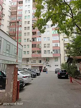 Satılır 4 otaqlı mənzil 205 m² — Bakı 4 otaq 205.00 m²