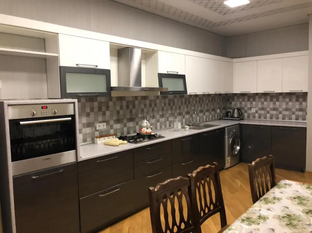 Kirayə verilir 3 otaqlı mənzil 120 m²