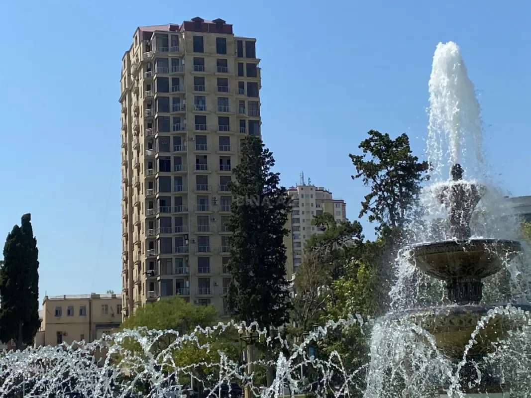 Kirayə verilir 2 otaqlı mənzil 94 m²