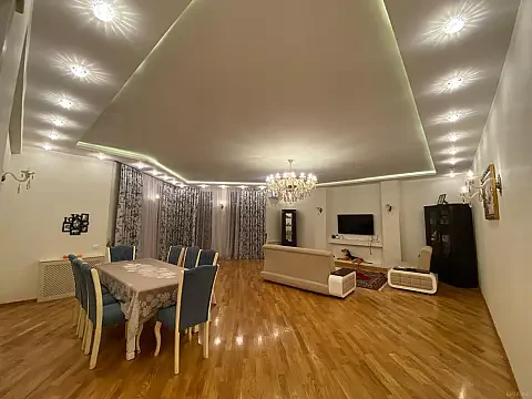Kirayə verilir 4 otaqlı mənzil 211 m² — Bakı 4 otaq 211.00 m²