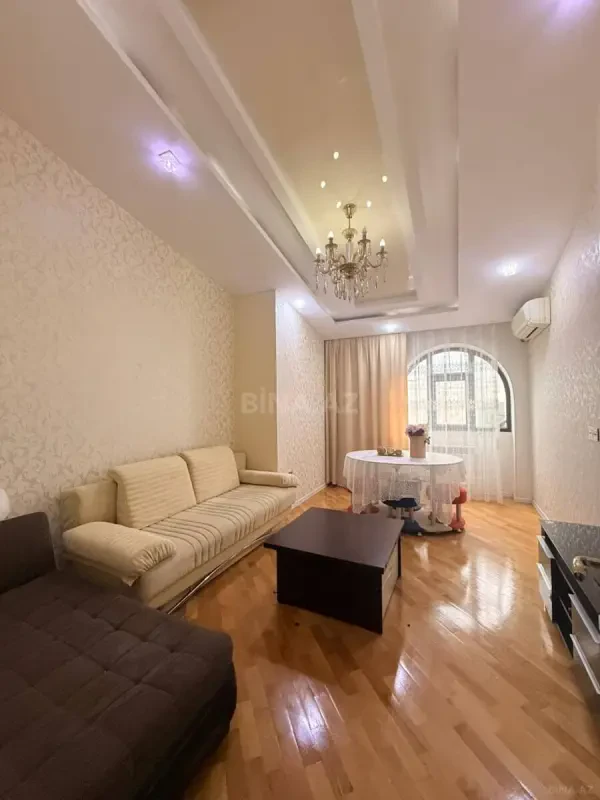 Kirayə verilir 2 otaqlı mənzil 80 m²