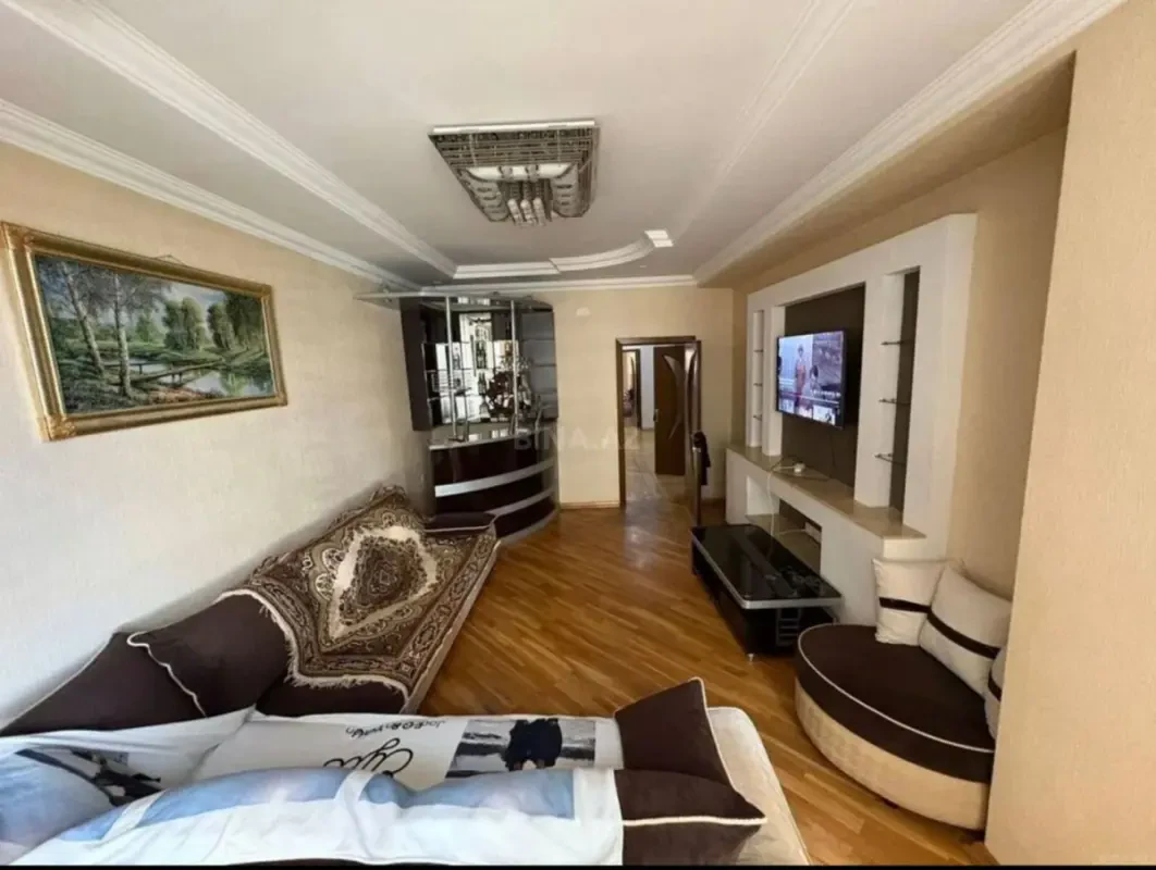 Kirayə verilir 3 otaqlı mənzil 120 m²