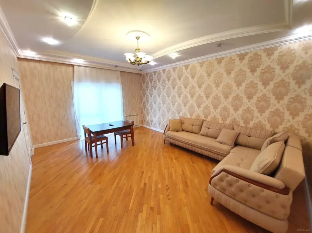 Kirayə verilir 2 otaqlı mənzil 75 m²