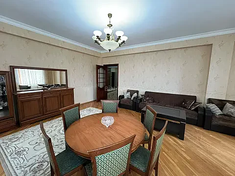 Kirayə verilir 3 otaqlı mənzil 145 m² — Bakı 3 otaq 145.00 m²