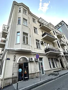 Kirayə verilir obyekt 30 m² — Bakı, Sahil qəs. 30.00 m²