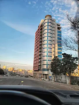 Satılır 4 otaqlı mənzil 250 m² — Bakı 4 otaq 250.00 m²