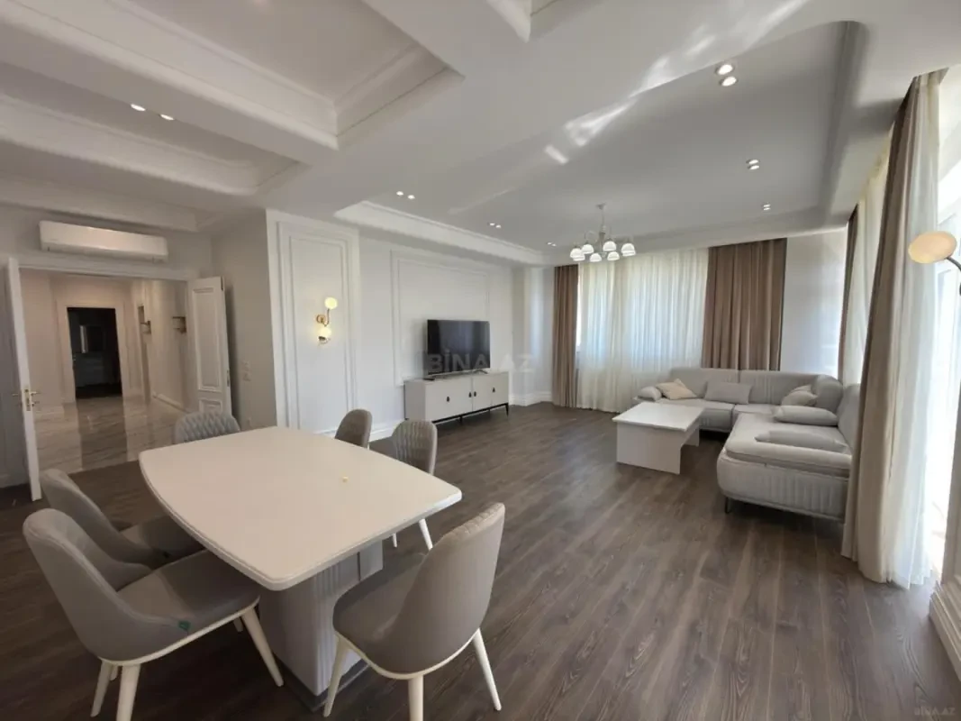 Kirayə verilir 4 otaqlı mənzil 210 m²