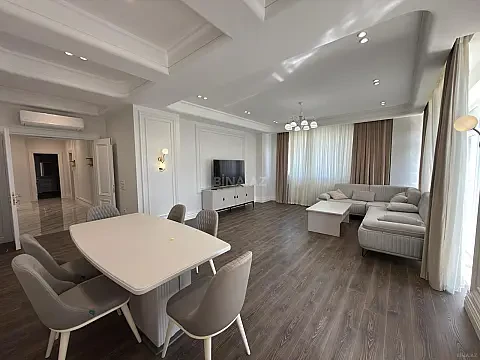 Kirayə verilir 4 otaqlı mənzil 210 m² — Bakı 4 otaq 210.00 m²