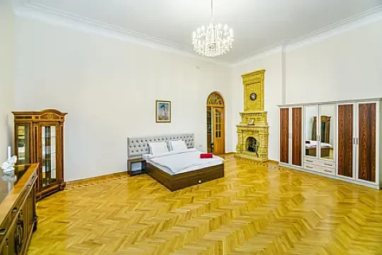 Kirayə verilir 4 otaqlı mənzil 180 m² — Bakı 4 otaq 180.00 m²