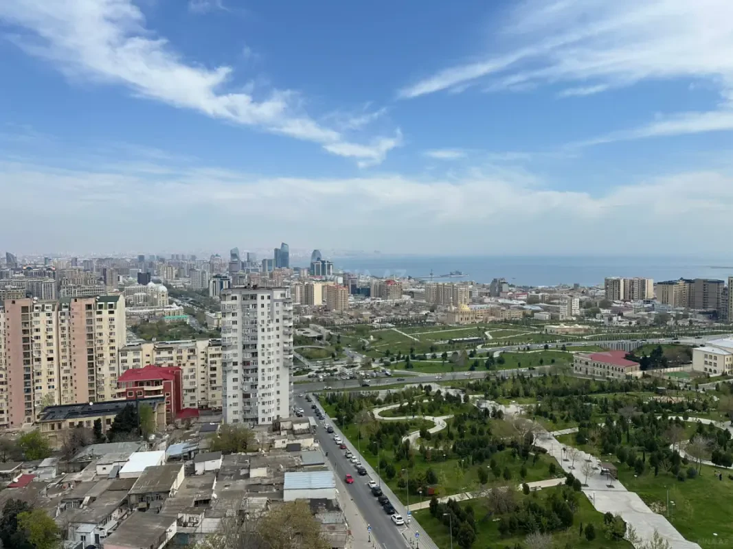 Kirayə verilir 4 otaqlı mənzil 190 m²