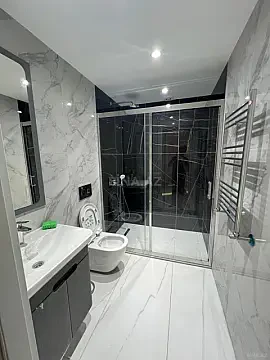 Kirayə verilir 3 otaqlı mənzil 80 m² — Bakı, Memar Əcəmi yanı 3 otaq 80.00 m²