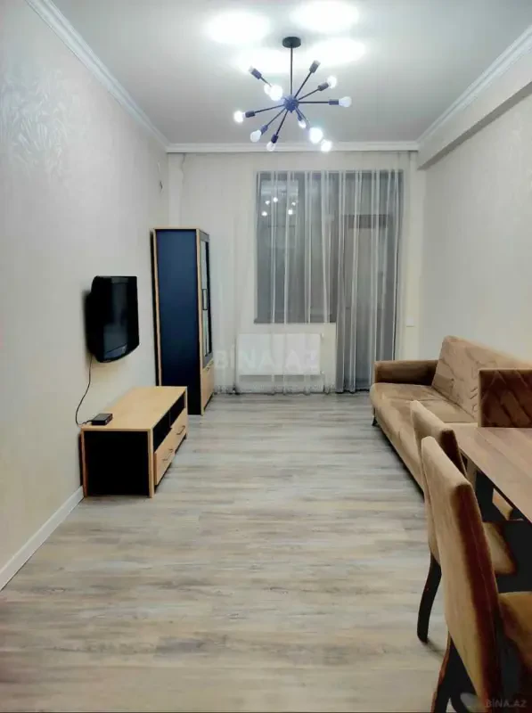 Kirayə verilir 2 otaqlı mənzil 65 m²