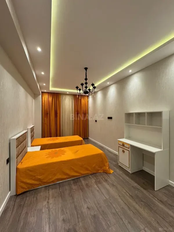 Kirayə verilir 3 otaqlı mənzil 152 m²
