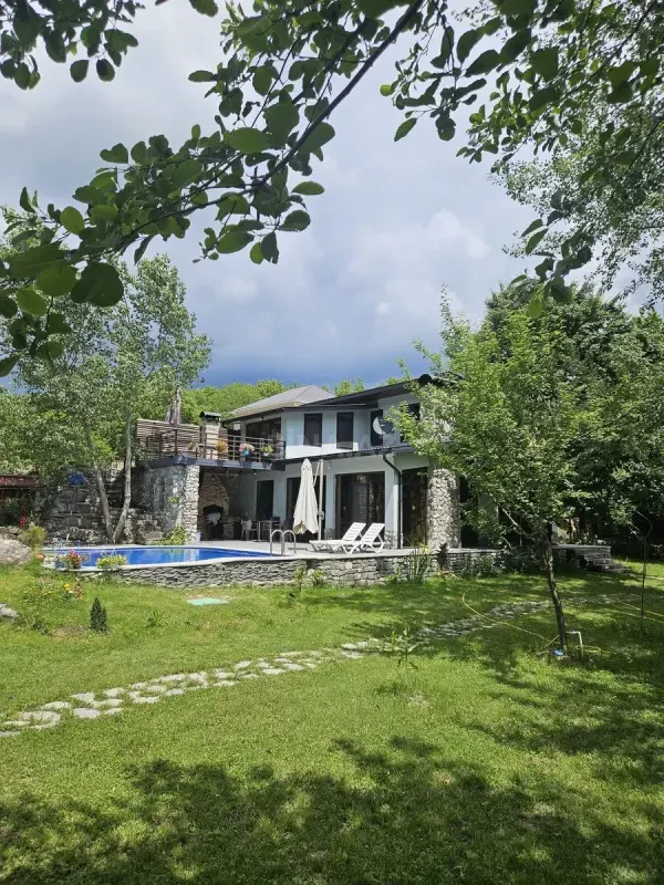 Kirayə verilir 5 otaqlı həyət evi 255 m²