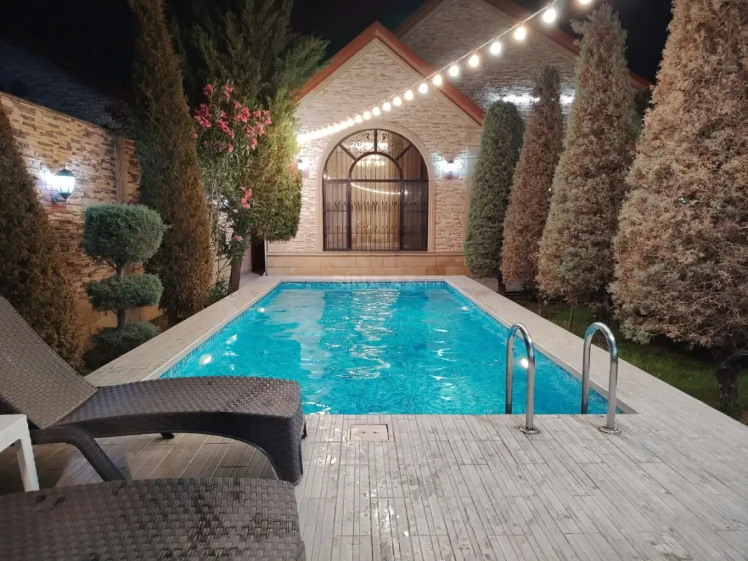 Kirayə verilir 5 otaqlı həyət evi 200 m²