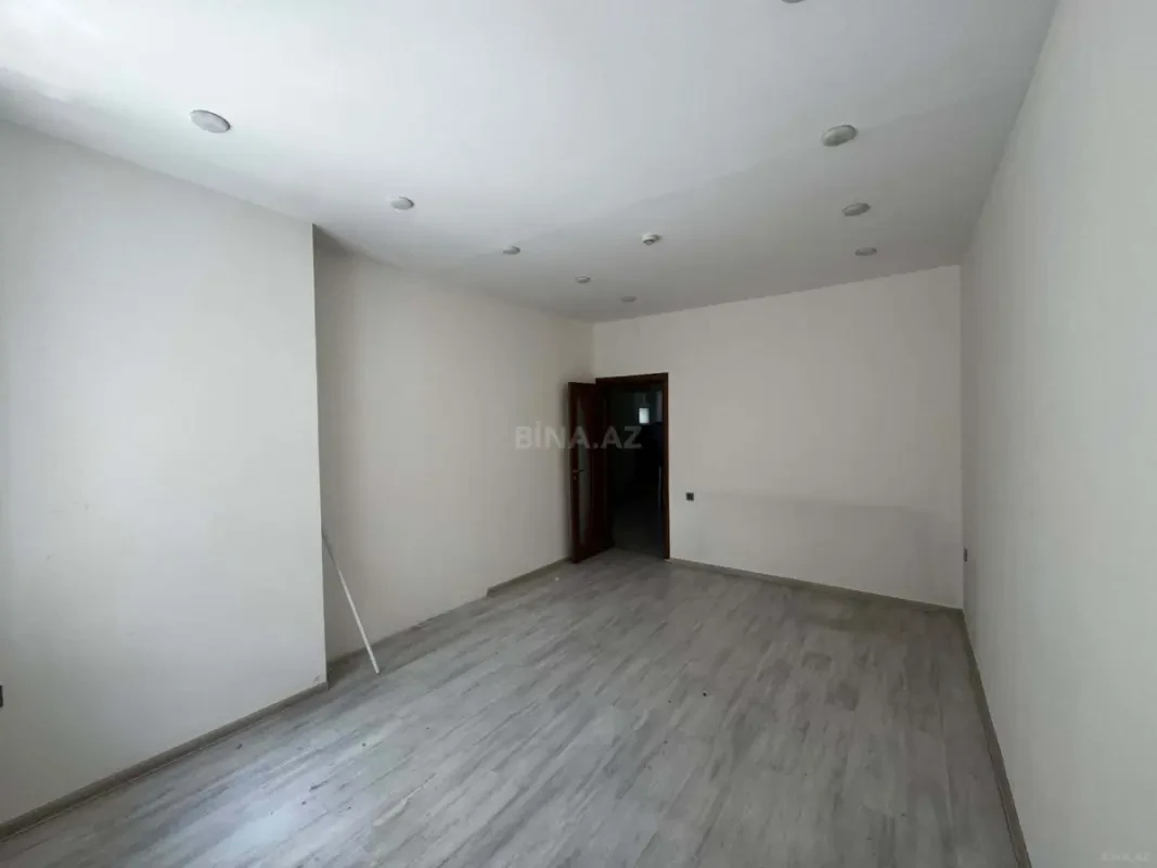 Kirayə verilir 4 otaqlı ofis 70 m²