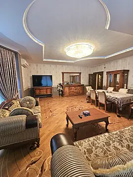 Kirayə verilir 3 otaqlı mənzil 180 m² — Bakı, Nərimanov 3 otaq 180.00 m²