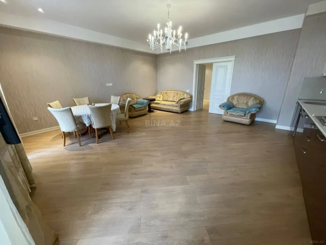 Kirayə verilir 3 otaqlı mənzil 157 m²