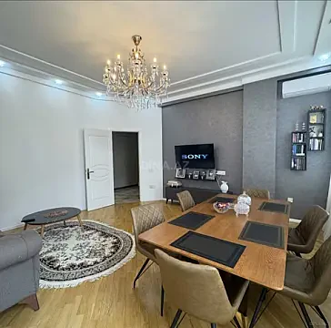 Satılır 3 otaqlı mənzil 95 m² — Bakı, İnşaatçılar 3 otaq 95.00 m²