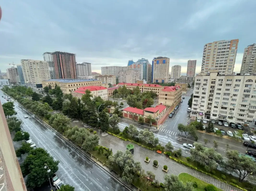 Kirayə verilir 3 otaqlı mənzil 137 m²